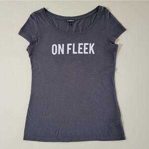 Express Women's Gray Roundneck Graphic On Fleek Short Sleeve T-shirt